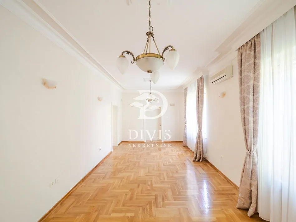 Izdavanje, kuća, 448m², Dedinje Rtv Pink, Dedinje Sve Podlokacije