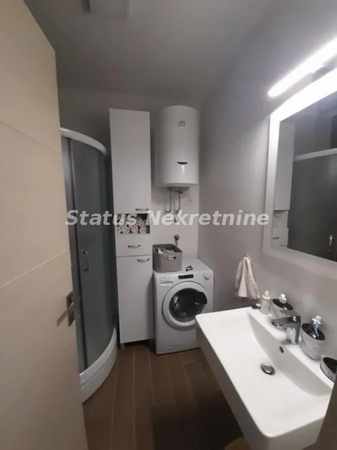 Izdavanje, jednosoban stan, 36m², Centar, Novi Sad