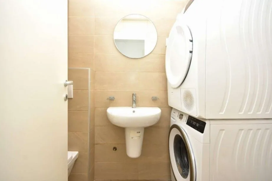 Izdavanje, dvosoban stan, 65m², City Kej, Podgorica