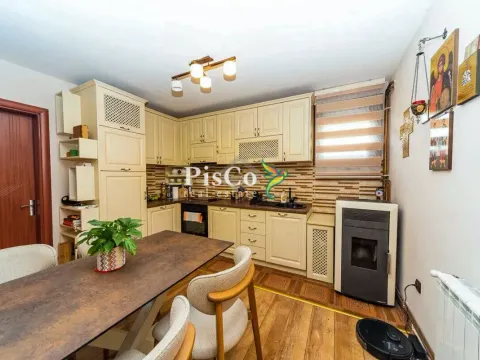 Prodaja, kuća, 200m², Donja Gorica, Podgorica - image 12