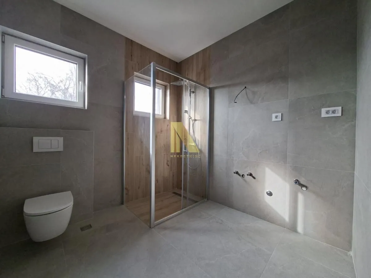 Prodaja, četvorosoban stan, 96m², Tatarsko brdo, Petrovaradin