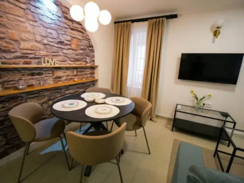 Rent, two bedroom apartment, 135m², Stari Grad, Budva - image 11