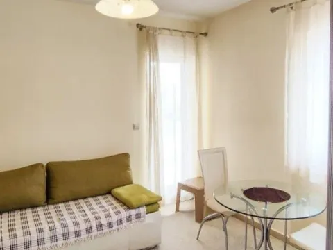 Izdavanje, jednosoban stan, 42m², Donja Lastva, Tivat