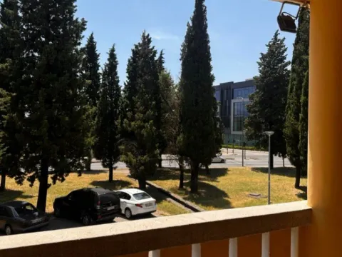 Izdavanje, jednosoban stan, 52m², Gorica C, Podgorica - image 6