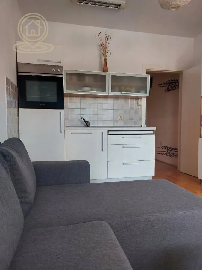 Izdavanje, garsonjera, 23m², Grbavica, Novi Sad Sve Podlokacije