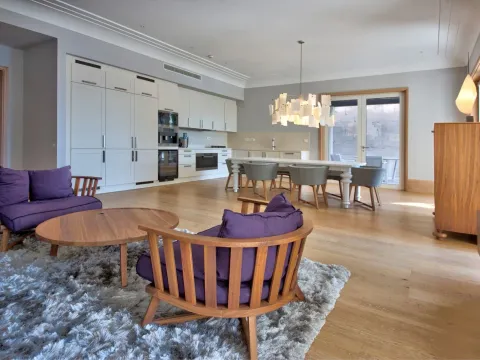 Prodaja, trosoban stan, 204m², Porto Montenegro, Tivat - image 10