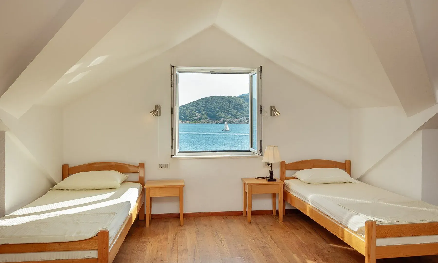 Prodaja, kuća, 291m², Lepetani, Tivat