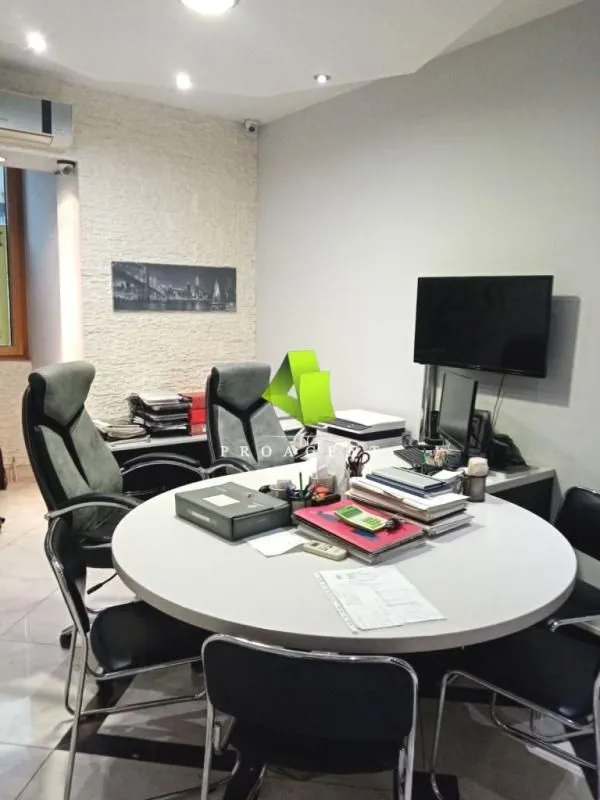 Rent, office space, 60m², Medijana, Niš
