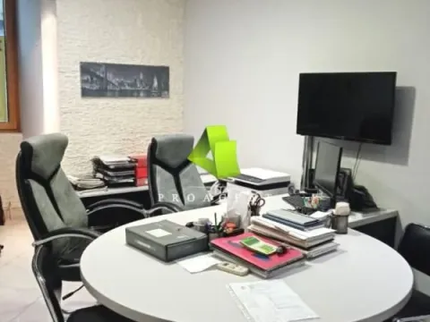 Izdavanje, poslovni prostor, 60m², Centar, Niš - image 2