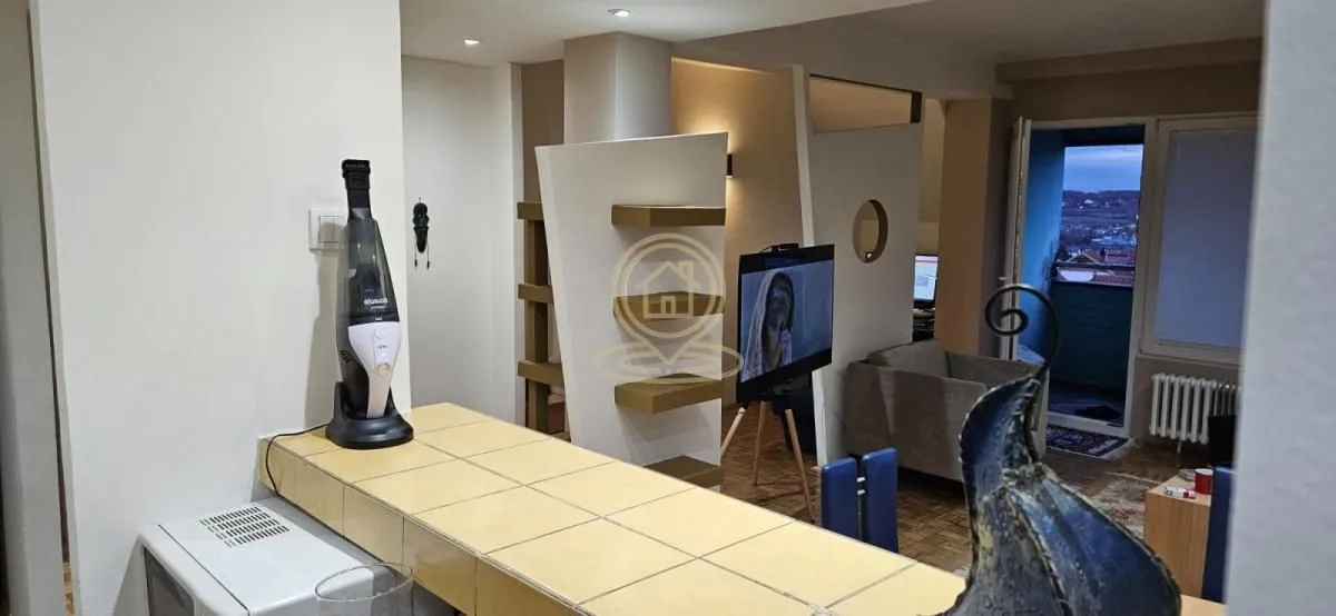 Prodaja, dvosoban stan, 63m², Aerodrom, Kragujevac