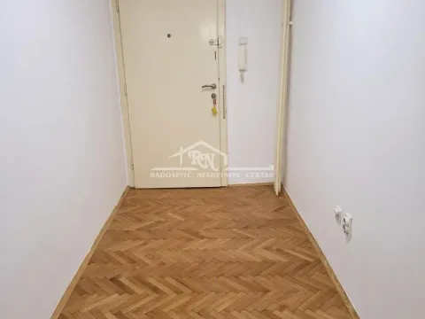 Prodaja, jednosoban stan, 38m², Vračar Centar, Vračar Sve Podlokacije - image 2