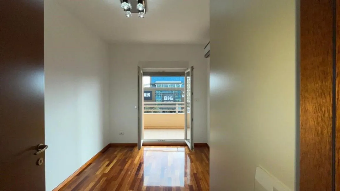 Izdavanje, dvosoban stan, 76m², City Kvart, Podgorica