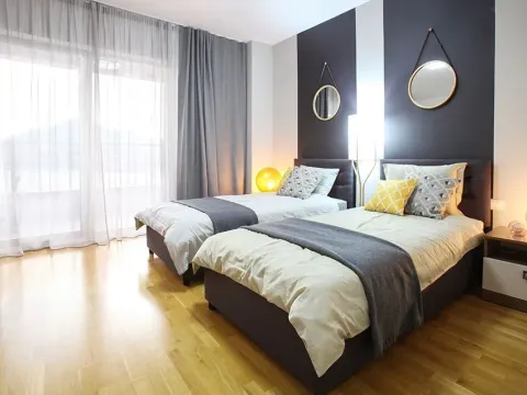 Izdavanje, trosoban stan, 198m², Budva, Crna Gora - image 7