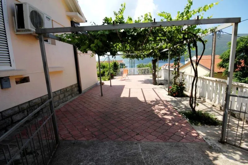 Sale, house, 81m², Đenovići, Herceg Novi