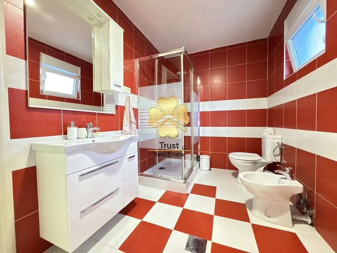 Izdavanje, kuća, 150m², Masline, Podgorica