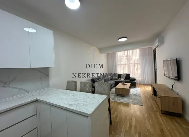 Izdavanje, dvosoban stan, 65m², Stari Aerodrom, Podgorica
