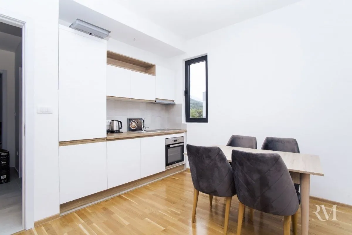 Prodaja, jednosoban stan, 53m², Tivat, Crna Gora