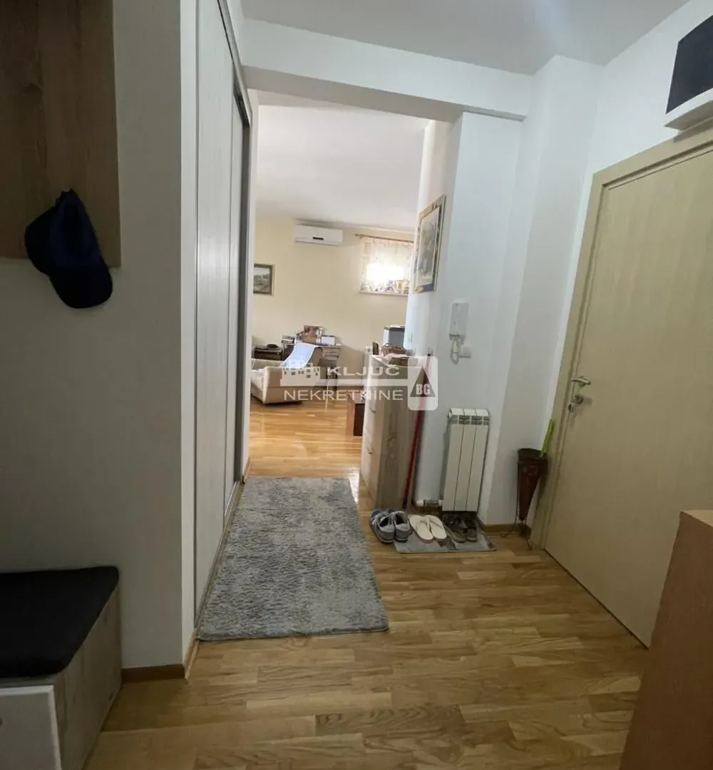 Prodaja, dvosoban stan, 64m², Savski Venac, Beograd