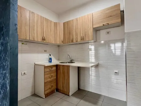 Izdavanje, jednosoban stan, 42m², City Kvart, Podgorica - image 3