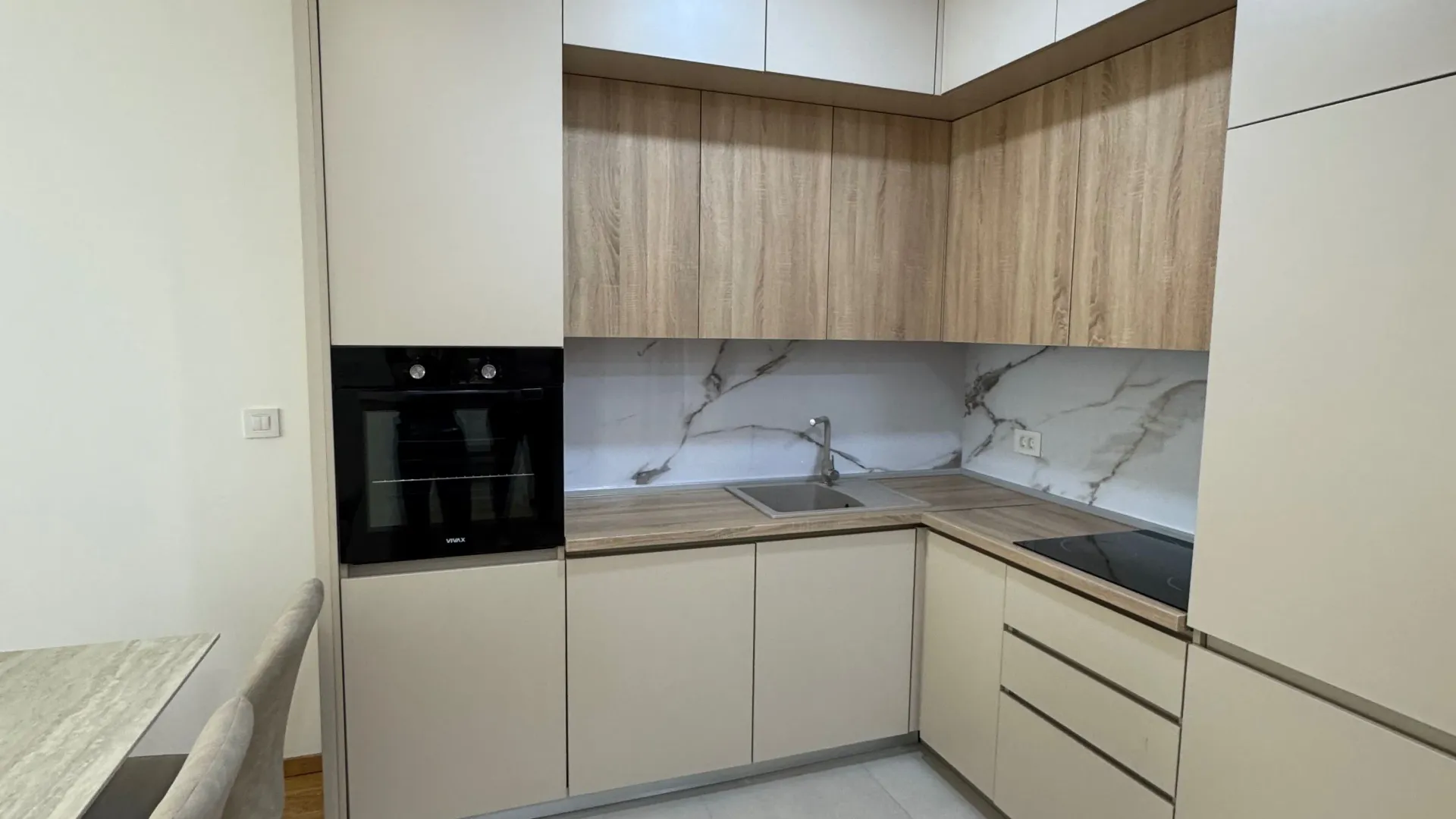 Izdavanje, jednosoban stan, 40m², Stari Aerodrom, Podgorica