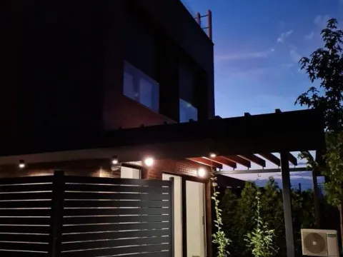 Izdavanje, kuća, 240m², Sremska Kamenica, Petrovaradin - image 21