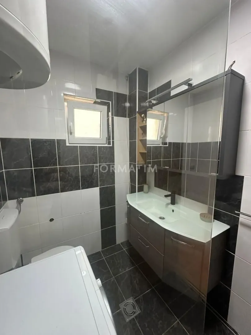 Izdavanje, dvosoban stan, 56m², Krnjaca, Palilula Sve Podlokacije