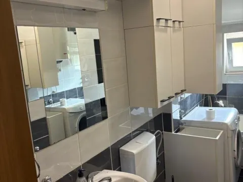 Izdavanje, jednosoban stan, 39m², Stari Aerodrom, Podgorica - image 4