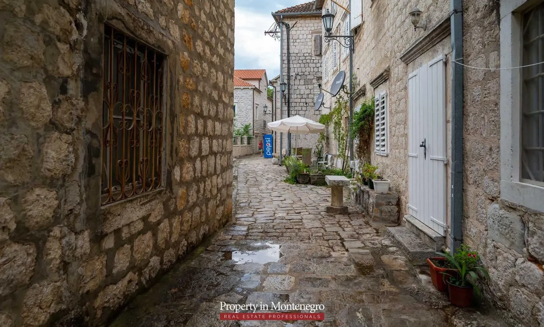 Prodaja, jednosoban stan, 42m², Perast, Kotor