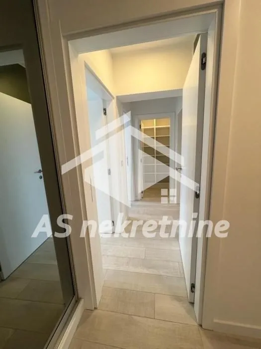 Izdavanje, trosoban stan, 69m², Sarajevska, Beograd