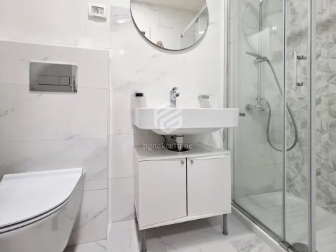 Izdavanje, jednosoban stan, 43m², Central Point, Podgorica - image 11