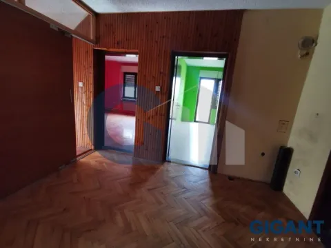 Sale, house, 300m², Zemun Ugrinovci, Zemun Sve Podlokacije - image 7