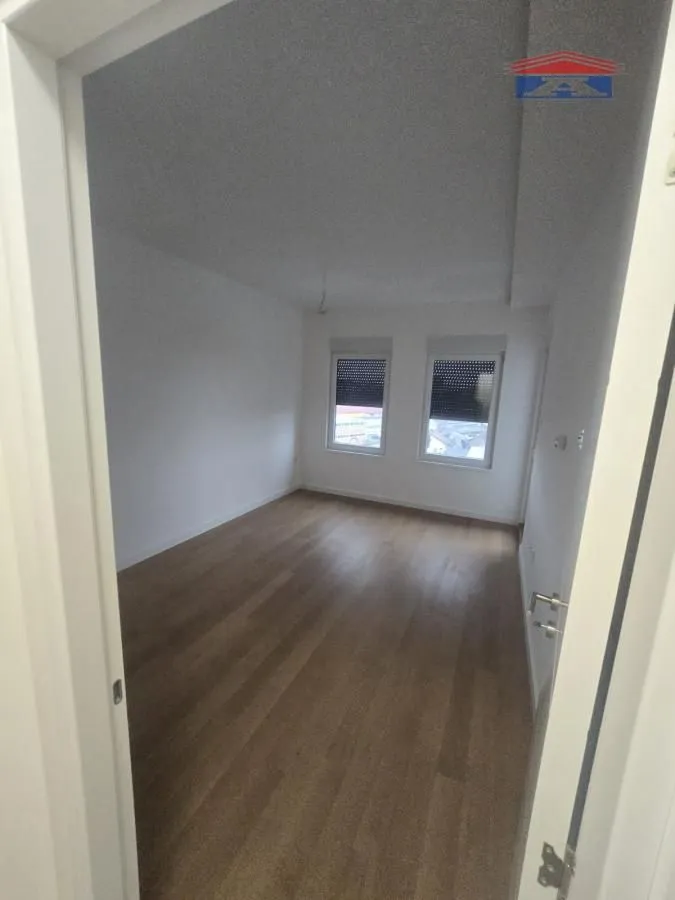 Prodaja, stan, 129m², Salajka, Novi Sad Sve Podlokacije