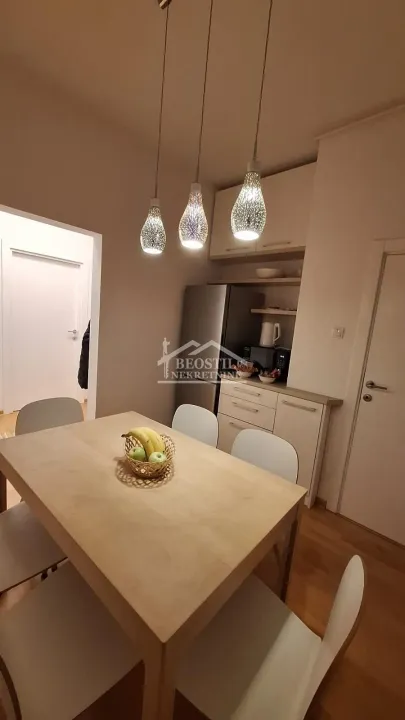 Izdavanje, dvosoban stan, 47m², Stari Grad, Beograd