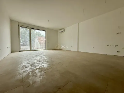 Sale, studio apartment, 40m², Crveni Pevac, Niš