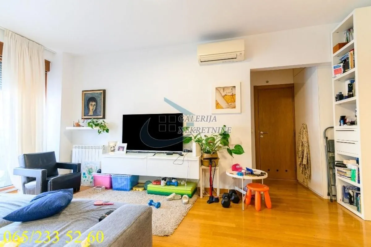 Sale, three bedroom apartment, 65m², Cvetni Trg, Vračar Sve Podlokacije