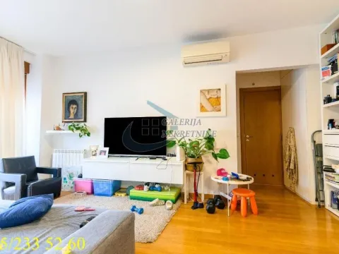 Prodaja, trosoban stan, 65m², Cvetni Trg, Vračar Sve Podlokacije - image 2