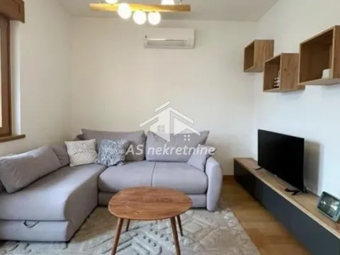 Stan in Južni Bulevar