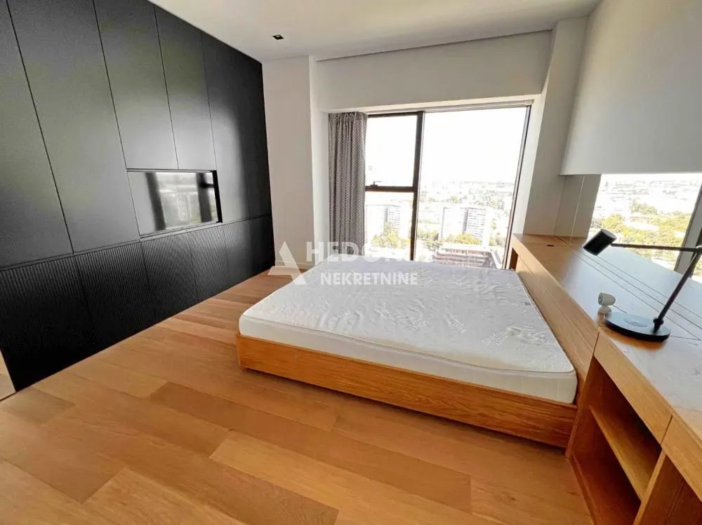 Izdavanje, trosoban stan, 96m², Novi Beograd Blok 65, Novi Beograd Sve Podlokacije