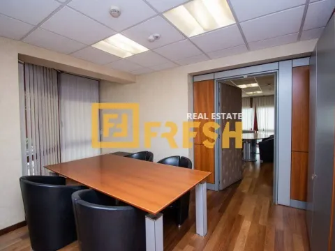 Izdavanje, poslovni prostor, 412m², Preko Morače, Podgorica - image 29