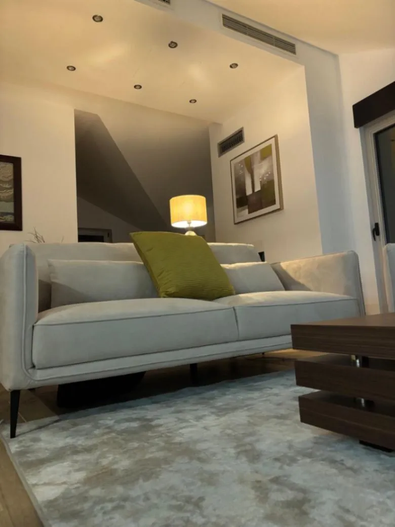 Izdavanje, dvosoban stan, 130m², Gradiošnica, Tivat