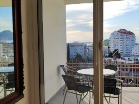 Izdavanje, dvosoban stan, 75m², Centar, Bar - image 5