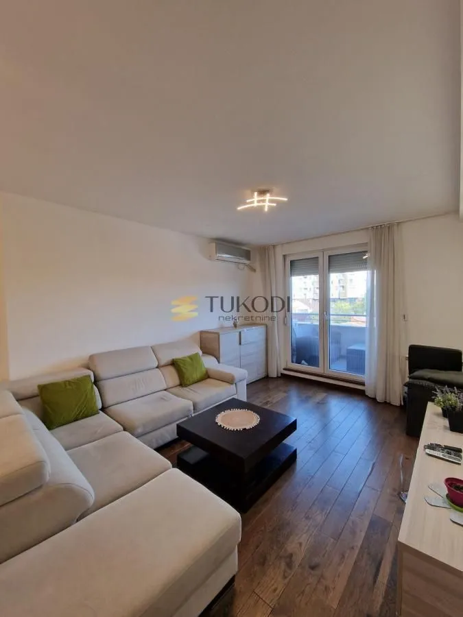 Prodaja, trosoban stan, 86m², Adamovićevo Naselje, Novi Sad Sve Podlokacije