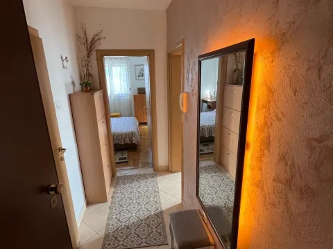 Izdavanje, jednosoban stan, 50m², Zabjelo, Podgorica - image 1