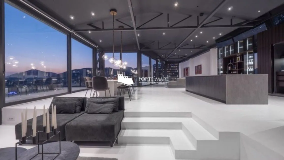 Sale, apartment, 1000m², Rafailovići, Budva