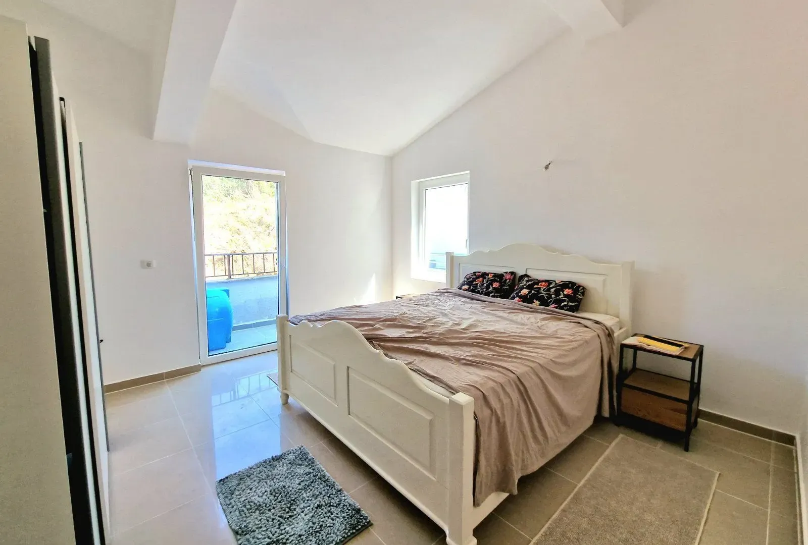 Rent, three bedroom apartment, 155m², Prijevor, Budva