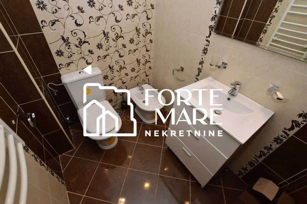 Prodaja, trosoban stan, 140m², Zelenika, Herceg Novi
