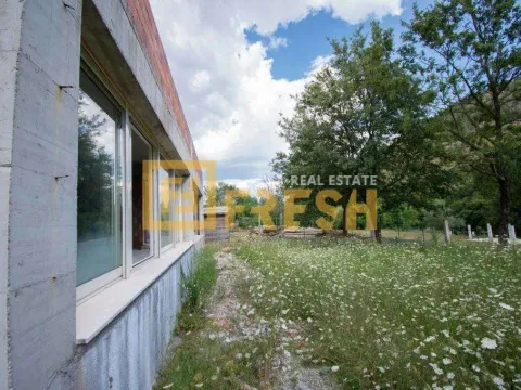 Prodaja, kuća, 240m², Ostalo, Podgorica - image 17