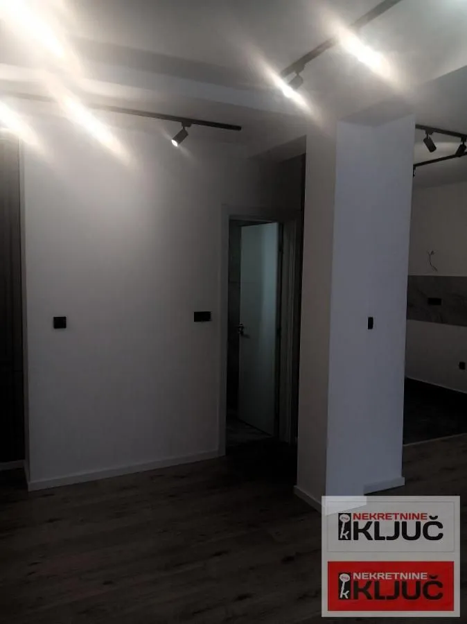 Prodaja, trosoban stan, 58m², Bulevar Oslobodjenja, Novi Sad Sve Podlokacije