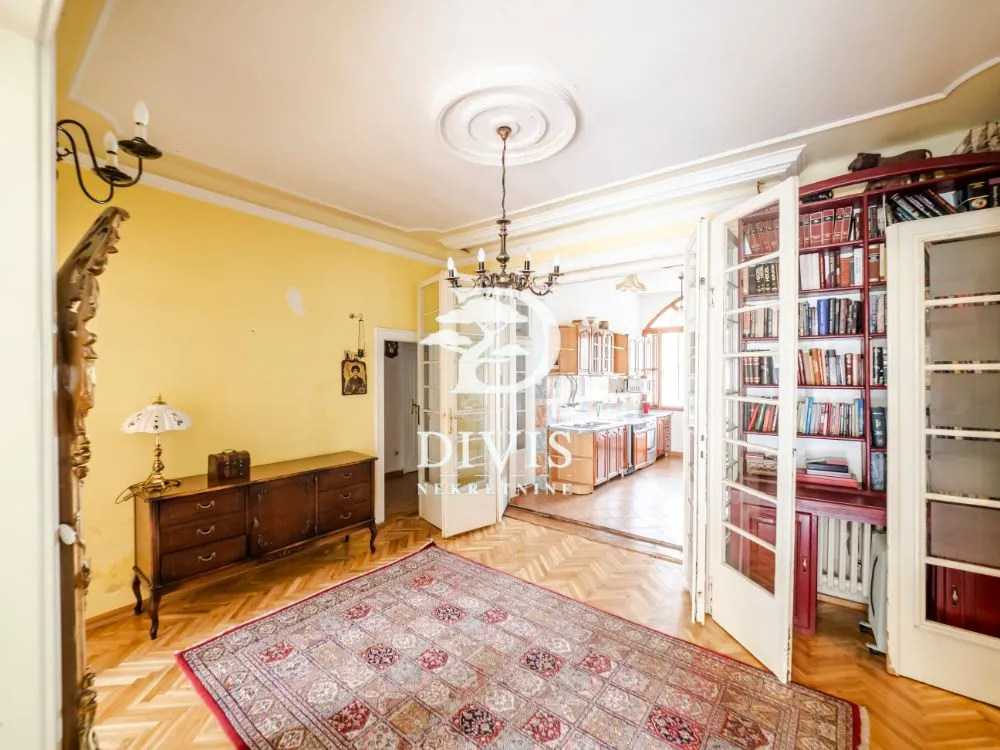 Prodaja, četvorosoban stan, 111m², Stari Grad, Beograd