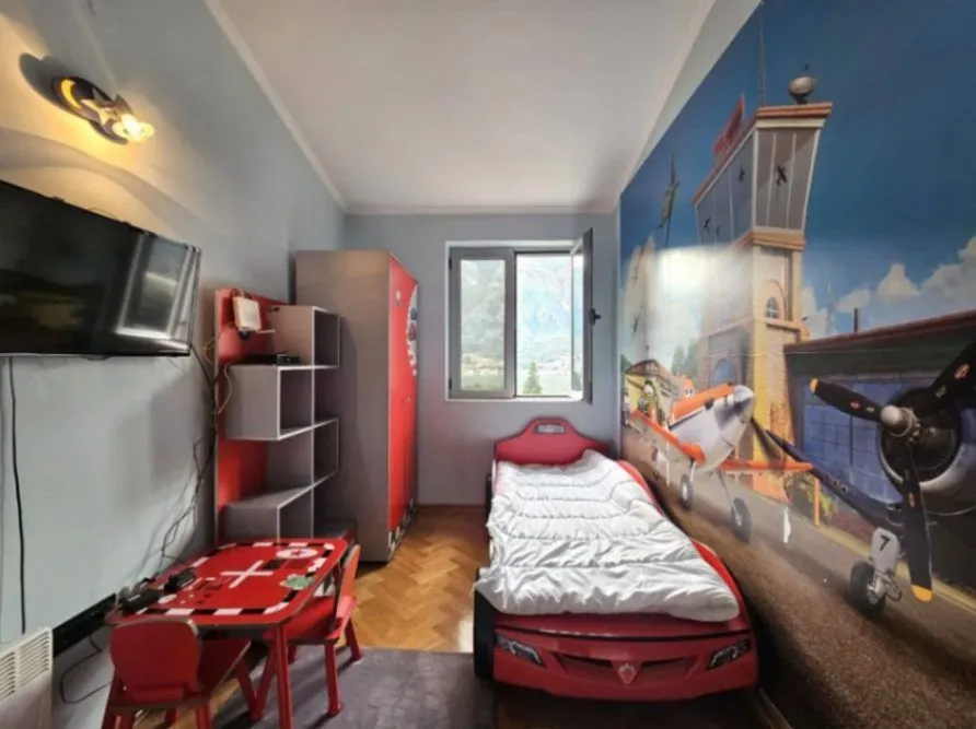 Prodaja, trosoban stan, 100m², Dobrota, Kotor